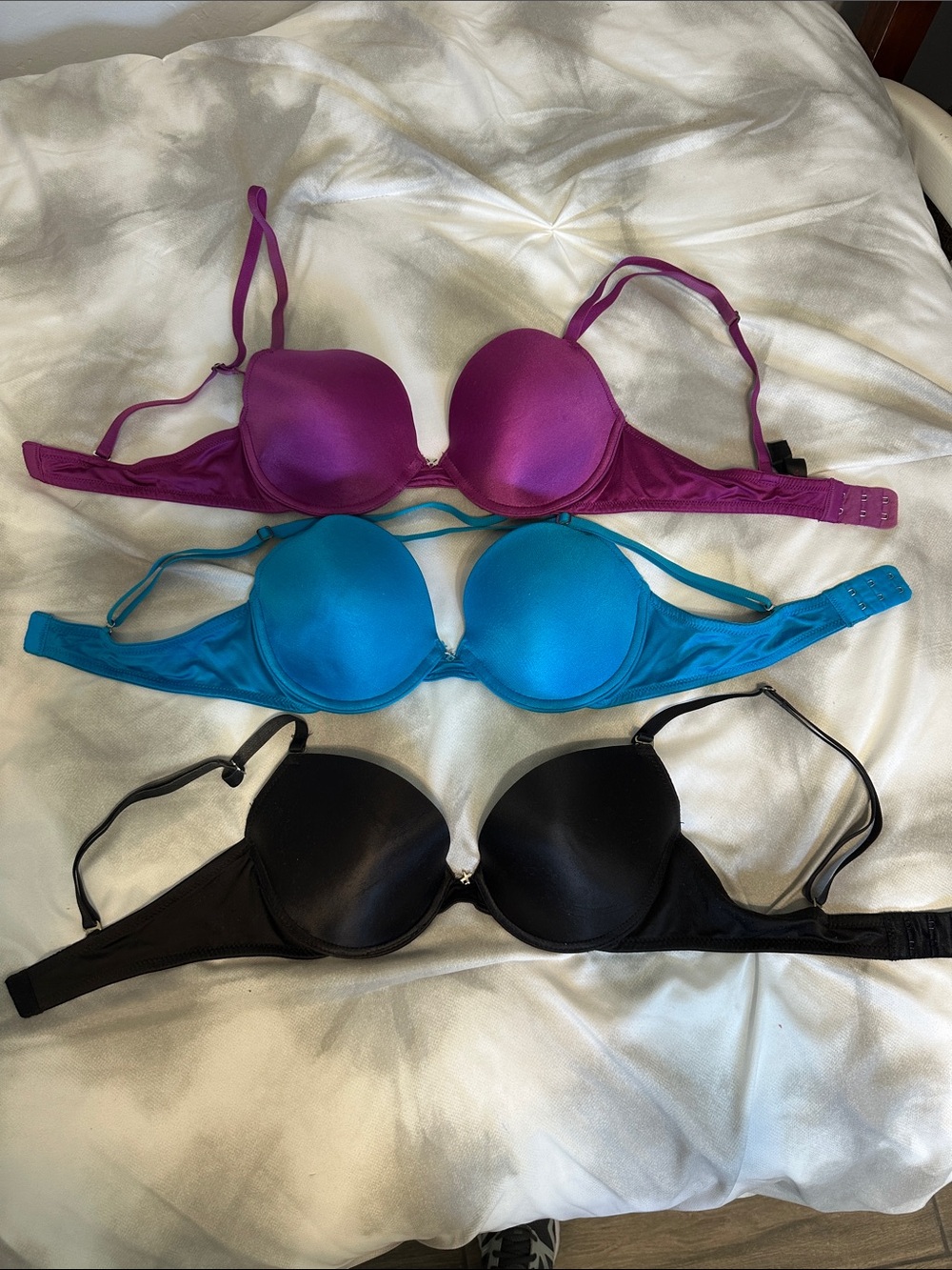 Frederick’s of Hollywood bras size 34B. Hollywood Extreme interchangeable straps